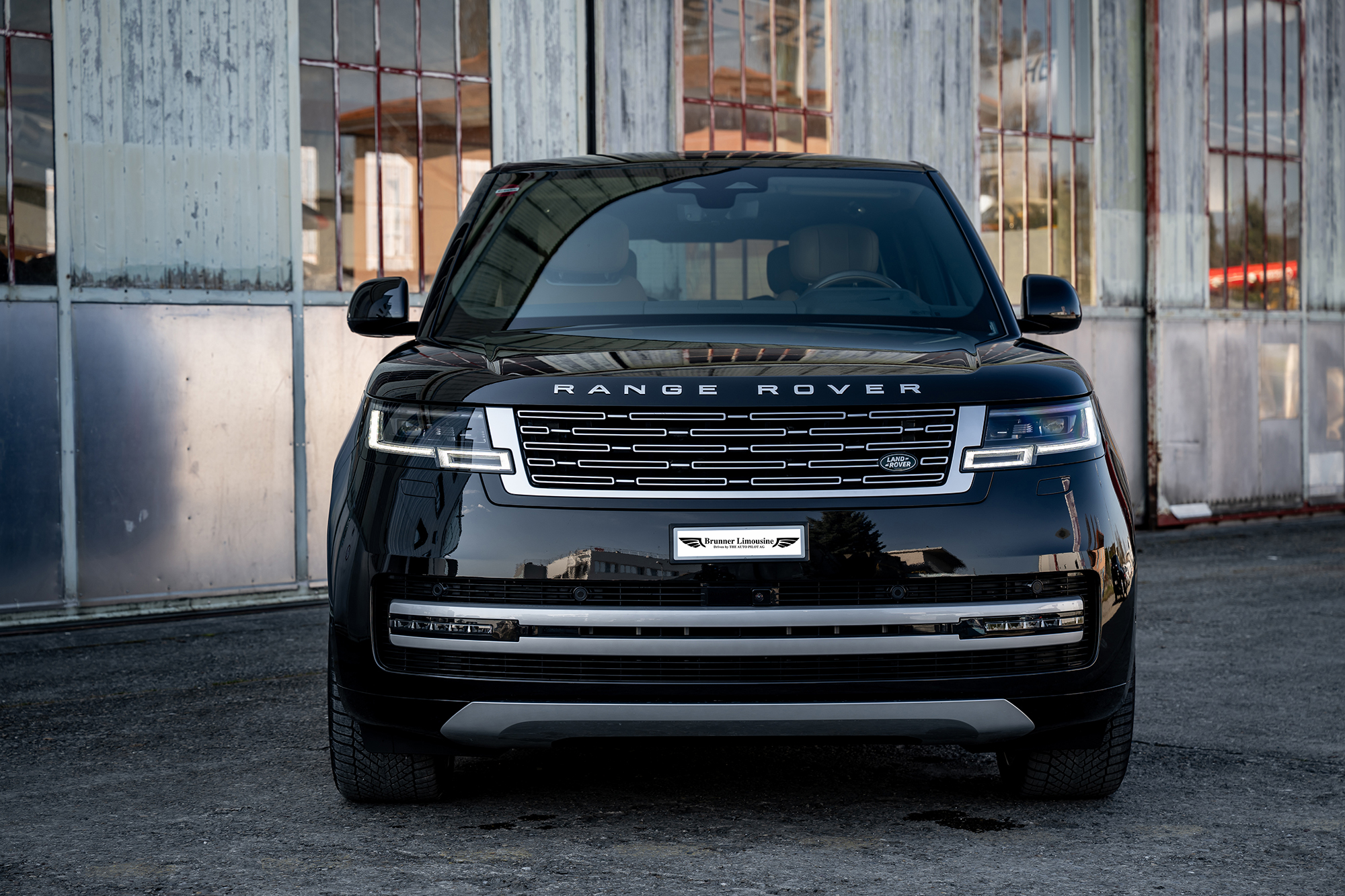 Range Rover Autobiography front view
