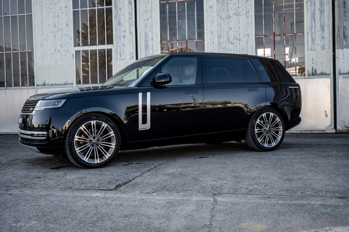 Range Rover Autobiography side view